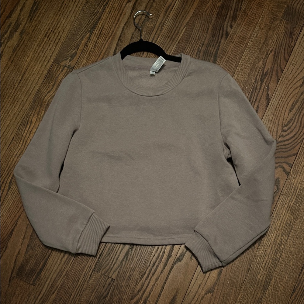 90 Degree By Reflex Light Purple Cropped Sweatshirt - Picture 5 of 5